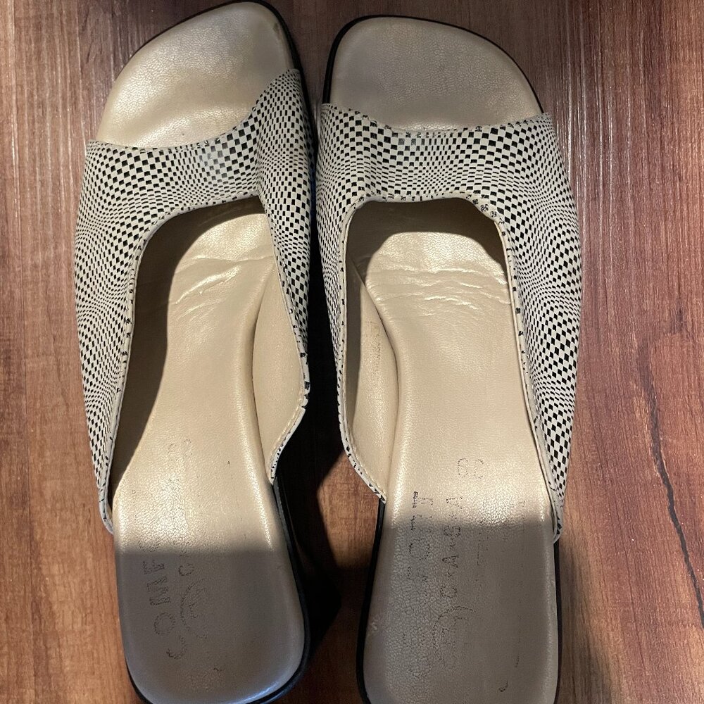 Dressy sandals size 39 (would fit a size 7 or 8 US)